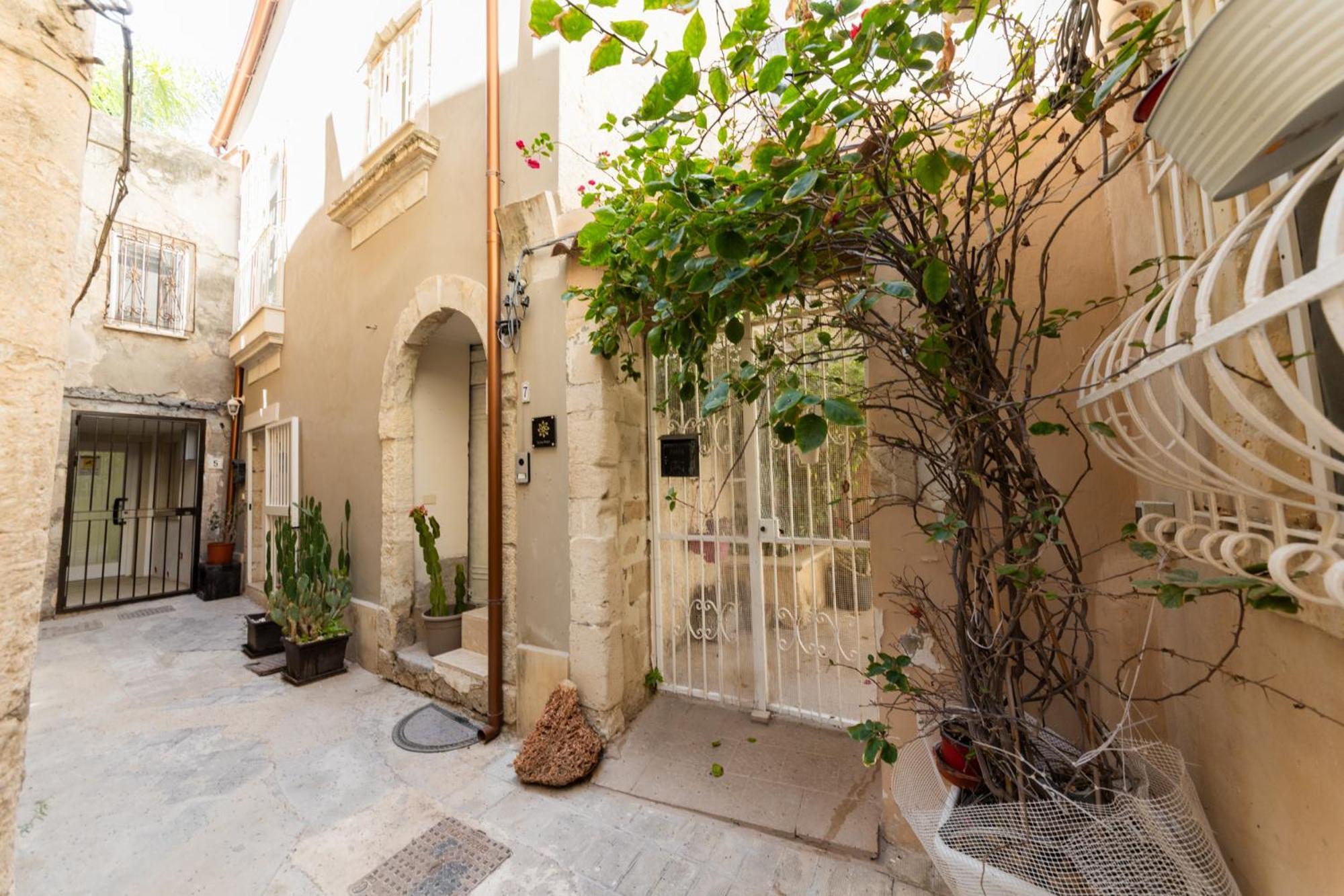 Dolce Rame Ortigia Apartment Syracuse Exterior foto